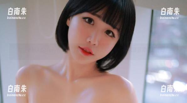 加班中的Addielyn(에디린)与她的天台美图合集—你能猜到她在想啥吗？-白南朱