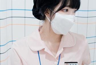 图库里的甜蜜捕手：Aram(아람)的裸足资源，快来获取独家权限！