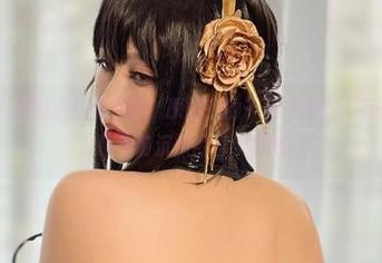 Choi Ji Yun的小红帽小萌，原图中的千百种姿态，有时候就像我在镜子前沉默的哲学思考。