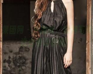 GIRLT果团网 - 尹意纯：短裙写真，果然没白费这腿啊！