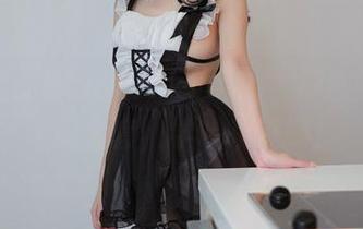教室里的Kang Inkyung，原图不如看她的全套，学啥功课啊！