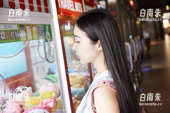 MiiTao蜜桃社-吴凯莉Kelly MiiTao蜜桃社 - 听说吴凯莉Kelly的长腿写真,让每个短腿的小伙伴深刻反思人生选择!