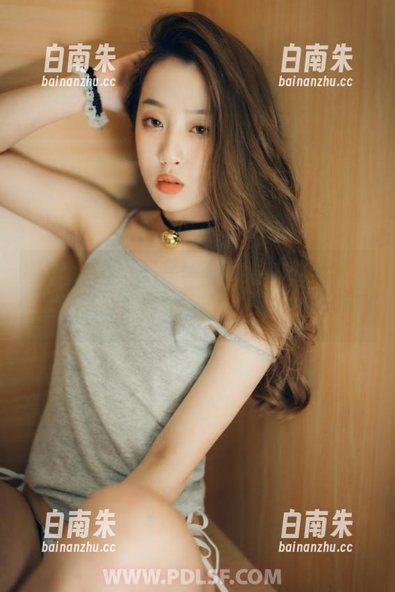 PDL潘多拉 - 白丝线条，可乐Vicky一言不发，免费图集，竟然让我无意想东想西。-白南朱