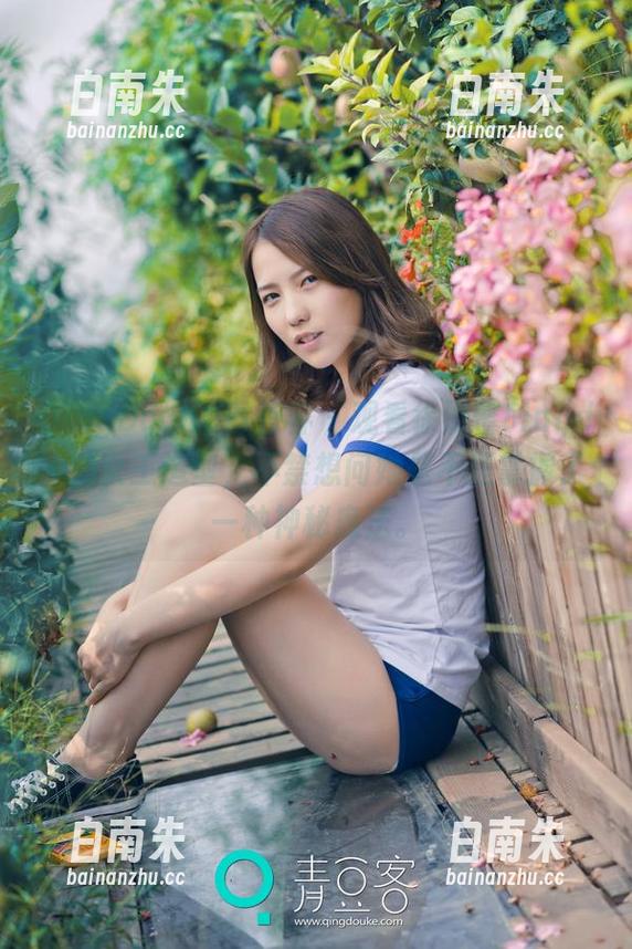 QingDouKe青豆客 - 观看徐妍馨Mandy的女王造型，不禁想问她是不是掌握了一种神秘魔法。-白南朱