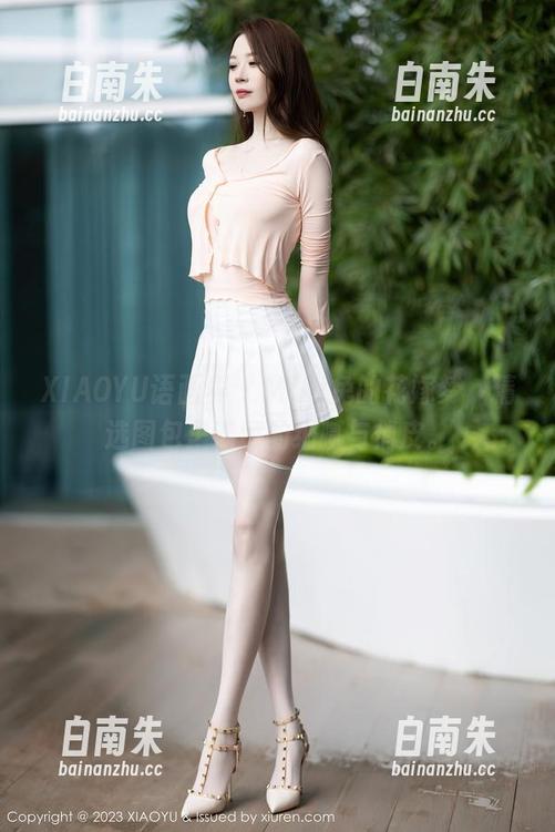 XIAOYU语画界-Miki兔 XIAOYU语画界 - Miki兔的花嫁梦,精选图包里潜藏的细腻与俏皮。
