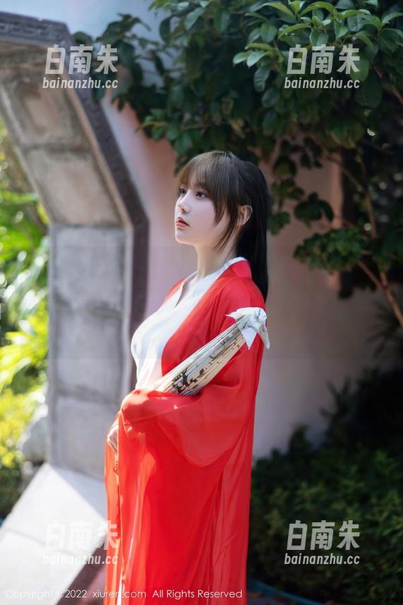 Xiuren秀人网 - 哦，奈奈Fox竟然敢挑战这样的小性感，内衣写真集确实值得一翻，资源挺丰厚！-白南朱