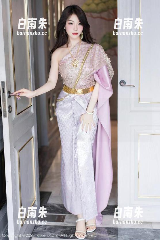 Xiuren秀人网-小夕Kitty Xiuren秀人网 - 摆脱单调!小夕Kitty的圣诞私拍合集带给你一份不一样的“节日气氛”!