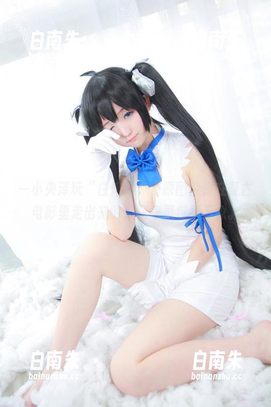 一小央泽玩“白修女”，原图像是在复古电影里走出来的，图包里包罗万象。-白南朱