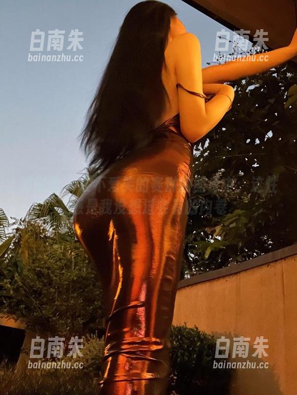 微密圈 - 在不爱笑的赛琳的图库中：这性感是我没想过会有的内卷-白南朱