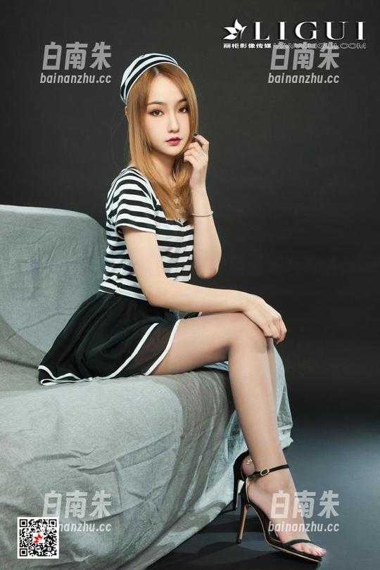 丽柜 - 水中的妩媚——钟晴最新写真集‘泳池’又来了！-白南朱
