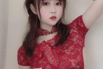 当依依超级懒的美腿灵动地走来，我已经开始错过我的嘴巴了！