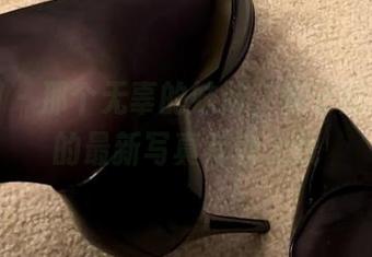 微密圈 - 那个无辜的妹妹，保守的二舅妈的最新写真专辑上线