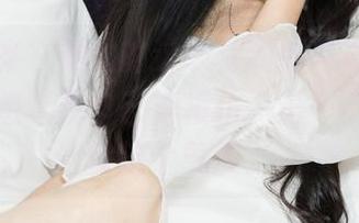 克拉女神 - 周迪的这一套和服写真，简直是全套想套我自己得模仿一记…不过我怕没这个气质。
