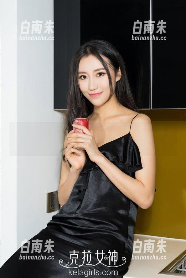 克拉女神 - 妮子的高清写真—她在死库水里悠游的样子。-白南朱