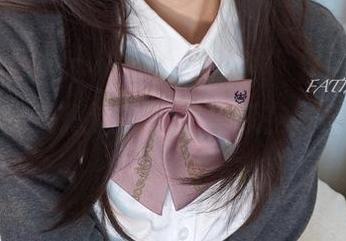 看着发条少女yoki的“女神”作品，不禁想问，她是把这一切都埋藏在发条里了吗？
