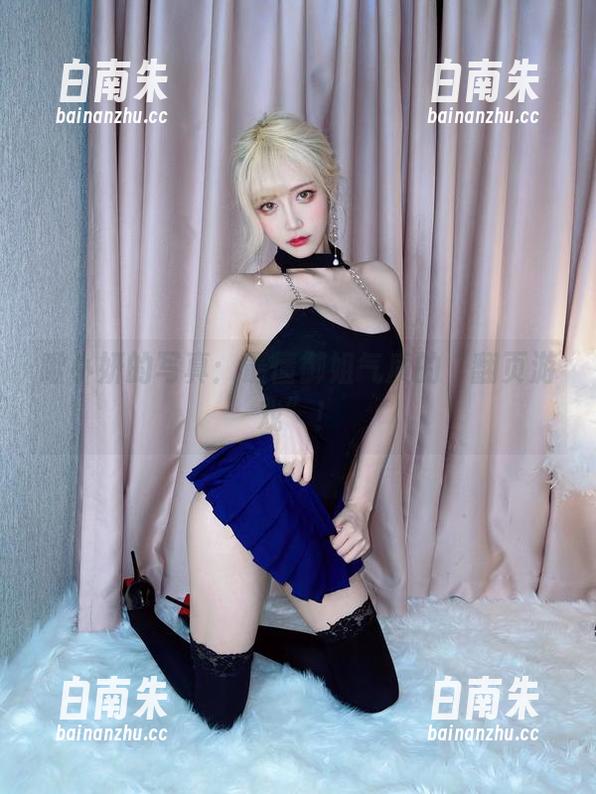 啾小妍的写真：最懂御姐气质的“翻页游戏”！-白南朱