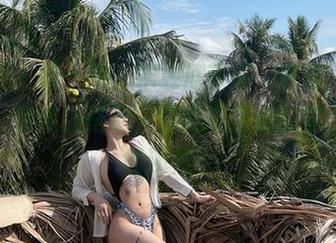 微密圈 - 这一期，宋昱欣带来‘纯白’图片大全，室内外搭配—只是忘了提醒你，比白墙还亮！