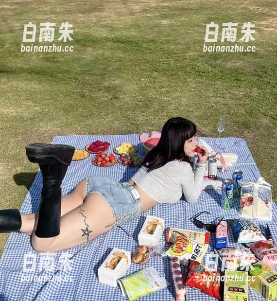微密圈 - 下载宋昱欣的视频与图片，保准你的手机壳都要承受不住！-白南朱