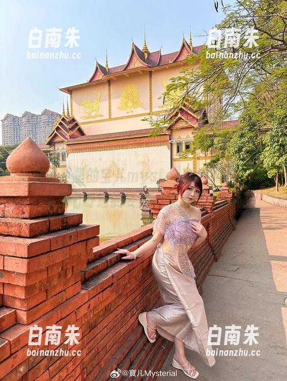 高清写真里的宝儿mysterial“瑜伽”风—找个舒适的姿势，就这样看着吧-白南朱