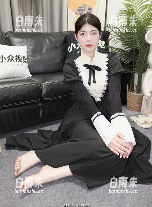 小众视觉-彤彤 小众视觉 - 免费!彤彤的连衣裙美图,光看就让人嘴角上扬。