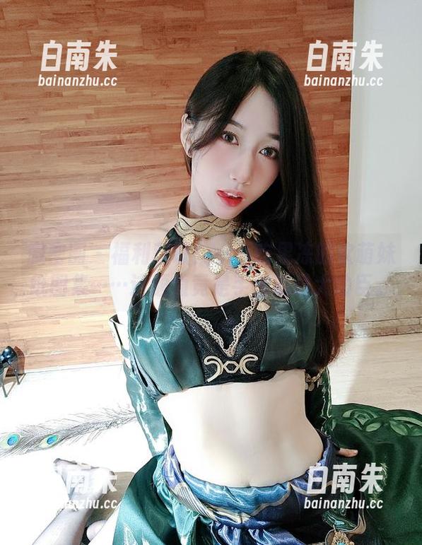 微密圈 - 福利获取：小玉吃果冻的软萌妹纸图集……这颜值竟是手滑的最大功臣。-白南朱