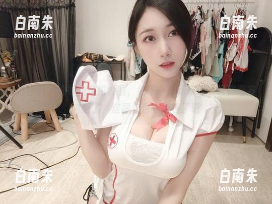 微密圈 - 说好的自拍大图，结果小玉吃果冻已经偏离方向感了，这图包也太魔性了吧-白南朱