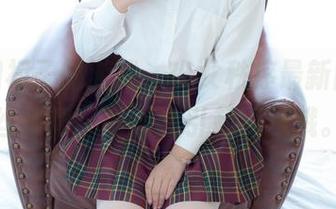 女孩和裙子的游戏，少女秩序最新图包白丝灰裙，可能会引起不适哦。