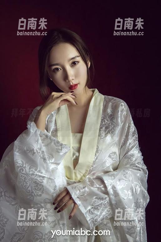 拜年不全是“年”气，尤蜜荟的双娇私房作品真有韵味-白南朱