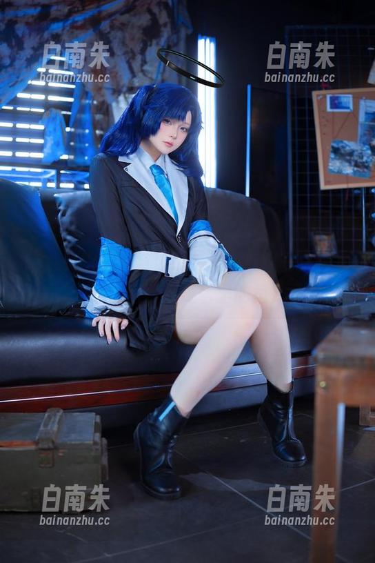 屿鱼yukako与泳装：碧蓝航线写真合集，感觉自己也是水里的鱼儿了