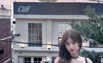 女王遇上镜头：怡子yiii的写真集让人心头一紧