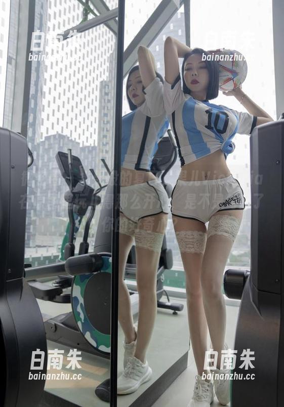 微密圈 - 水果般的夏日，果儿Victoria在原图里玩儿得那么开心，是不是勾起了你的好奇心？-白南朱
