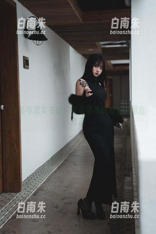 作品与现实交锋：柒柒要乖哦的情迷意乱笔记-白南朱