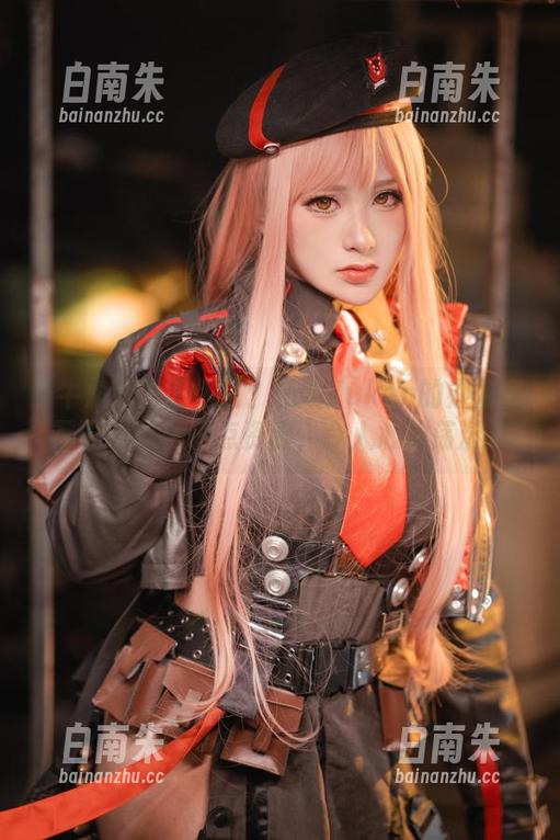 鑽牛角尖的工作日：柘烟Zuken的办公室写真和那么一点资源，令人心神荡漾。-白南朱