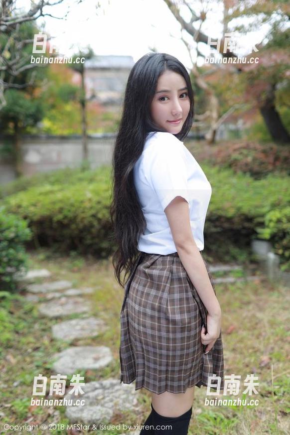 模范学院 - 美图没商量，徐微微mia这次更新把美足的定义提升了几个档次！-白南朱