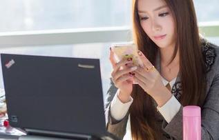 爱蜜社 - 在线欣赏Angela小热巴的镂空图片，感觉像是走心又流行的随性态度。