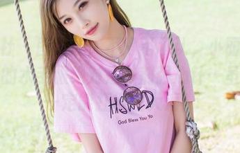 爱蜜社 - 图片让人不得不承认，小丽莎萌萌哒的水手服绝对是一剂强心针…虽然不一定能扛得住大海！