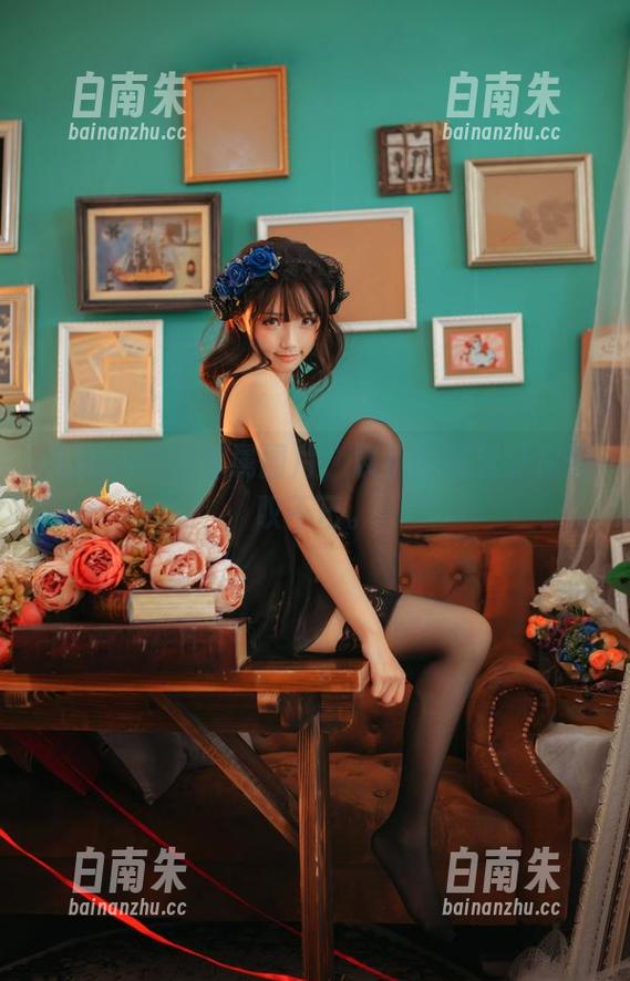 疯猫ss定制专属图片，展示的美足让你惊叹不已。-白南朱