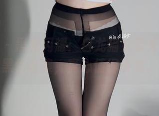微密圈 - 黑光闪耀：白龙猫女带来的油光黑丝合集，真心值得研究。
