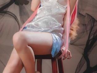 你一定得下载这组，百合欧皇子和他的牛仔裤在发光。