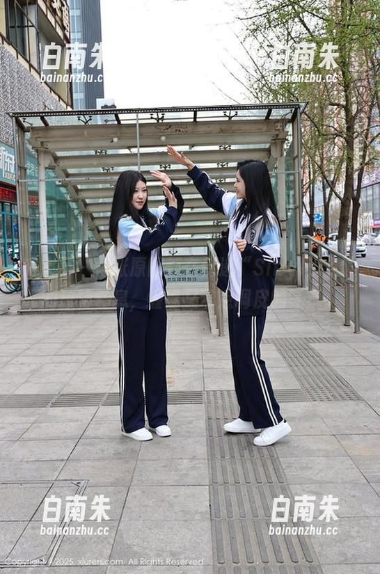 秀人网 - 每张原图都在传递“Sibyl少女”的独特气息，缠绵又带点调皮的气氛。-白南朱