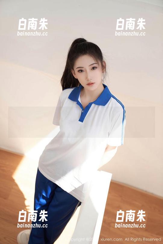 秀人网 - 允尔的职业装美图，让我想到我的衣柜里还缺一件。图包来带你飞！