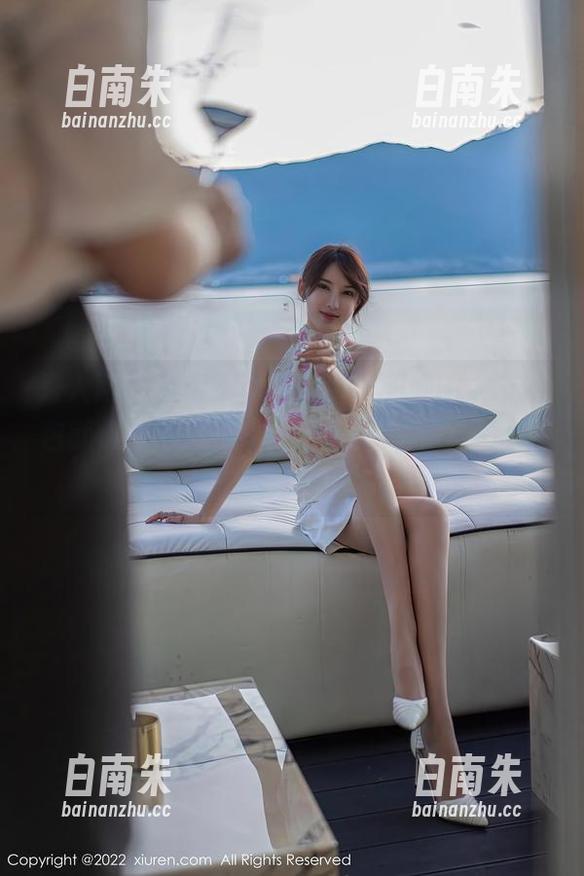 秀人网-卡卡酱 秀人网 - 不得不说,卡卡酱和她的女友图包就像美酒加咖啡,想来一杯吗?下载吧!