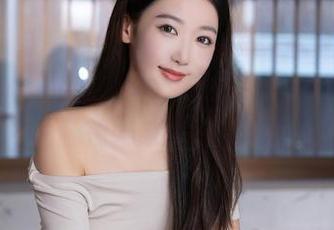 秀人网 - 套图之旅：安然Maleah的户外漫步，宛如在梦中游荡一般