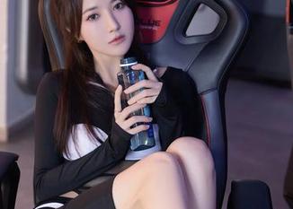 秀人网 - 安然儿又一次给我们带来了泳衣写真集，原图让我在思绪中飘荡