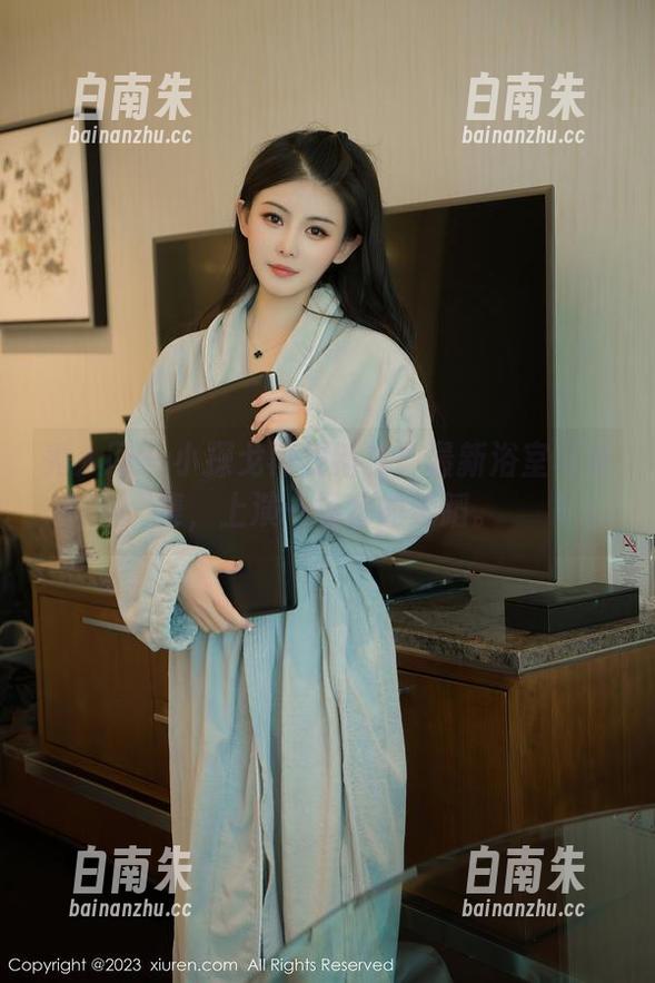 秀人网-小探戈 秀人网 - 小探戈再发新货!最新浴室写真集,上演一场水的舞蹈。