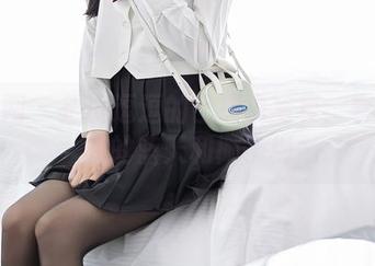 秀人网 - 是小逗逗的巴厘岛写真：套图里藏的蓝天和椰子树