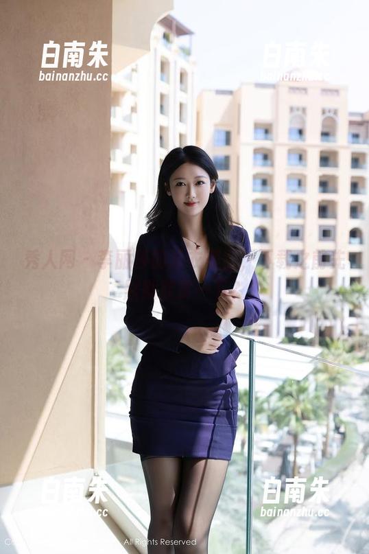 秀人网 - 李丽莎的泳衣美图，下载之前先默默欣赏一下？-白南朱