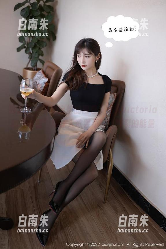 秀人网 - 新鲜出炉的图包，果儿victoria的“秘密”真让人欲罢不能，炸裂的能量！-白南朱