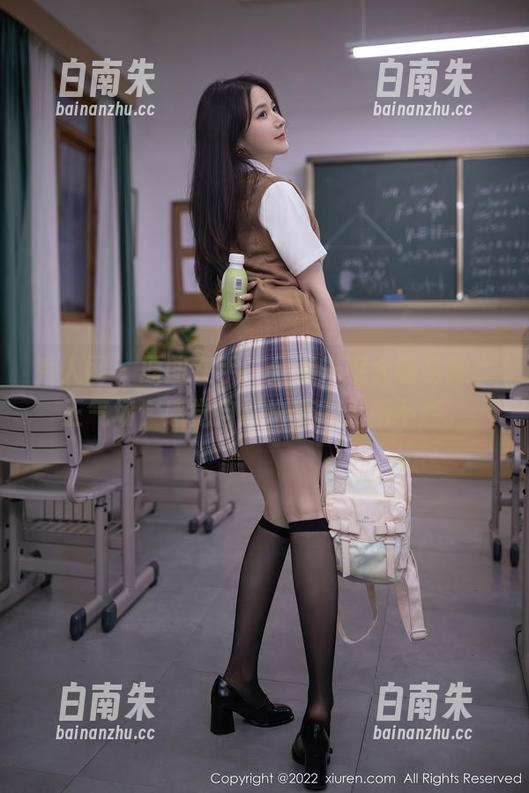 秀人网 - 原图在手，分享米妮大萌萌的女王气场，感觉自己也变得无所不能。-白南朱