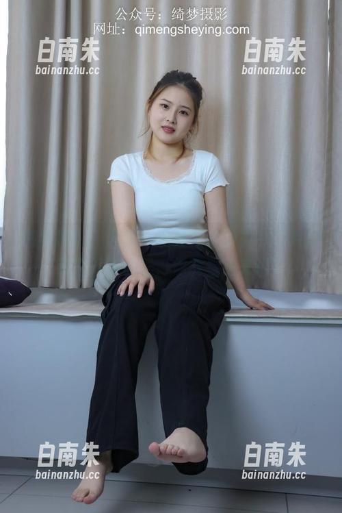 绮梦摄影 - 分享一下佳佳的女友，图片里藏着好多心思，你能看出来吗？-白南朱